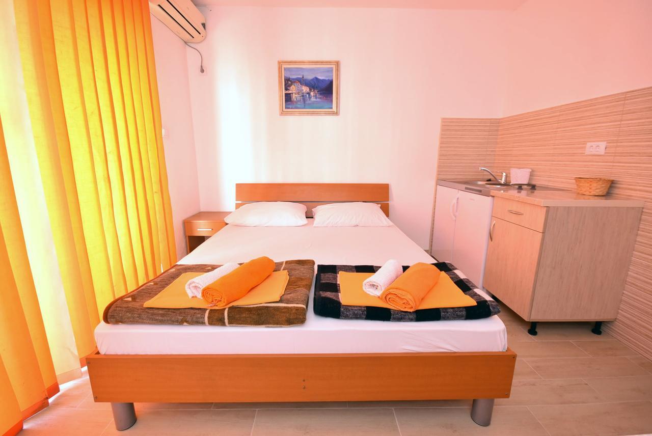 Apartmani Spaic Херцег Нови Екстериор снимка